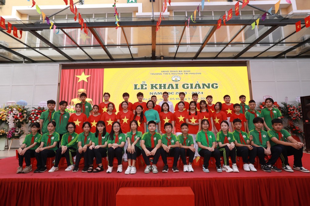 Lễ khai giảng năm học 2023 – 2024 của các chú Tiểu Hổ 8A2 trường THCS Nguyễn Tri Phương quận Ba Đình