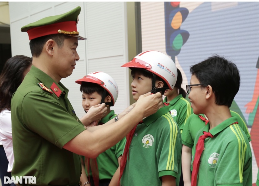 UBND phường Quán Thánh và trường THCS Nguyễn Tri Phương, quận Ba Đình tổ chức  ra mắt mô hình "Cổng trường an toàn giao thông"